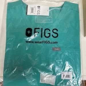 Brand new still in bag!  Figs surgical green Catarina